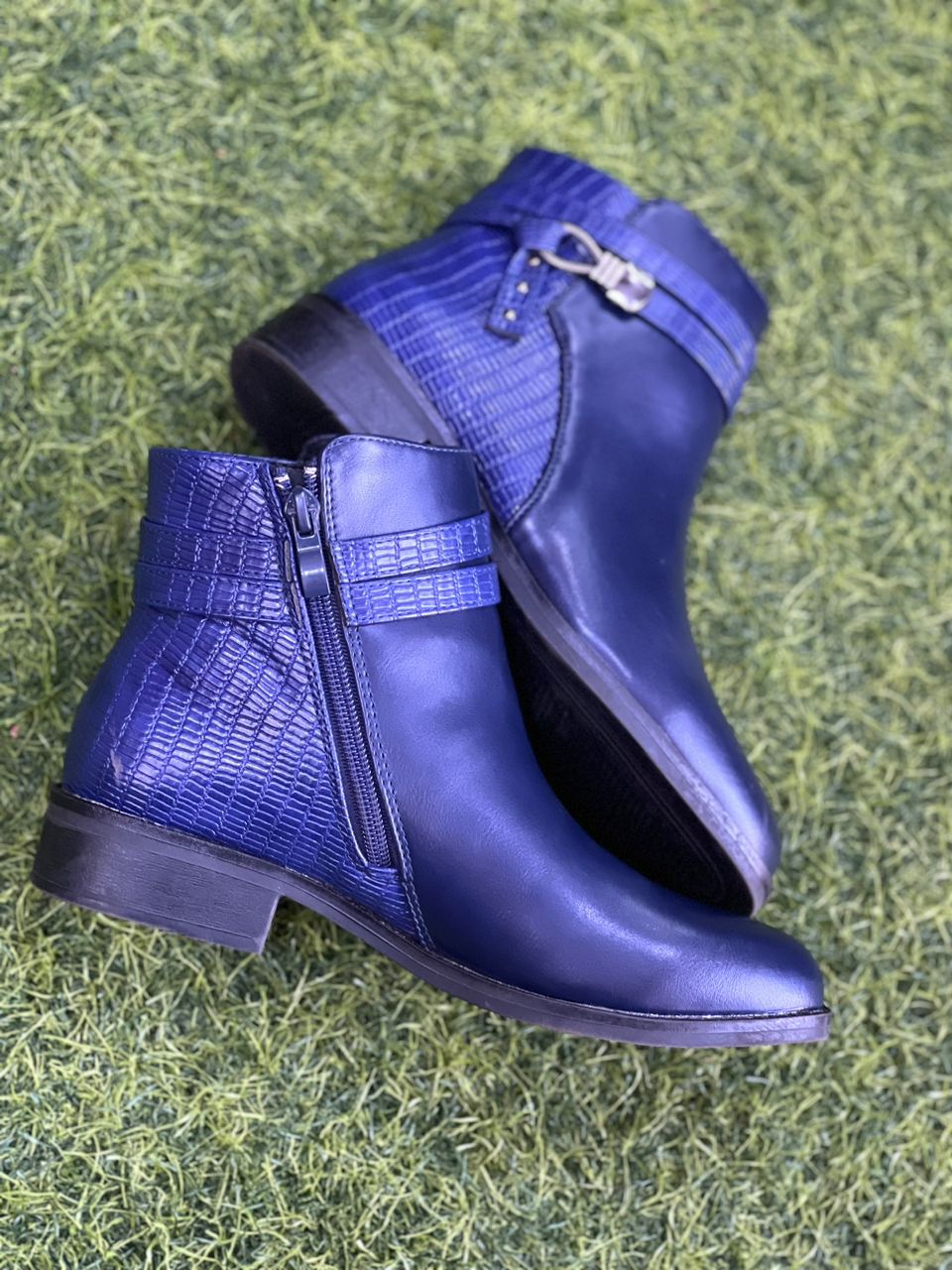 women navy blue boots