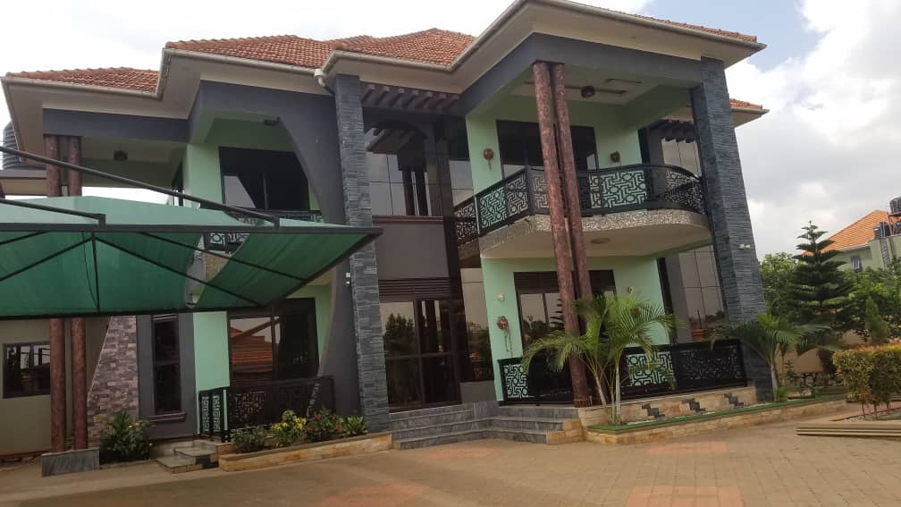 6 bedroom House for sale in  Kyanja.