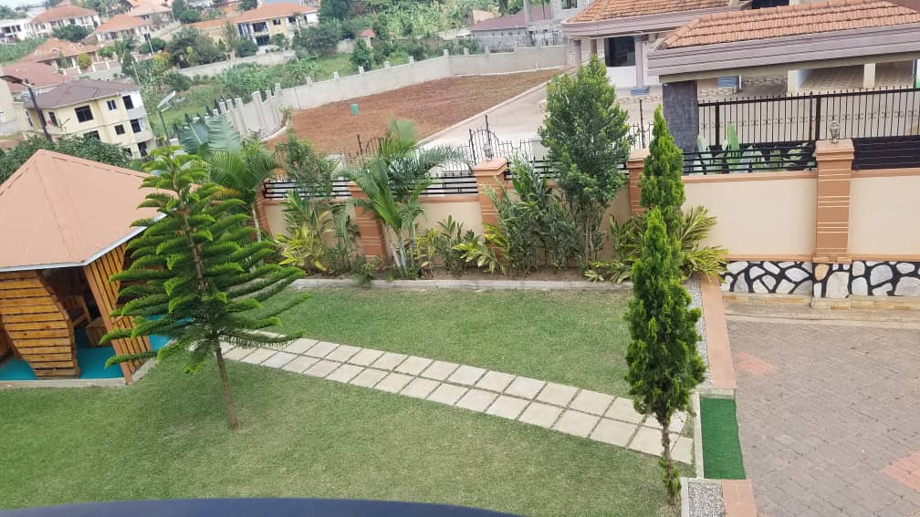 6 bedroom House for sale in  Kyanja.