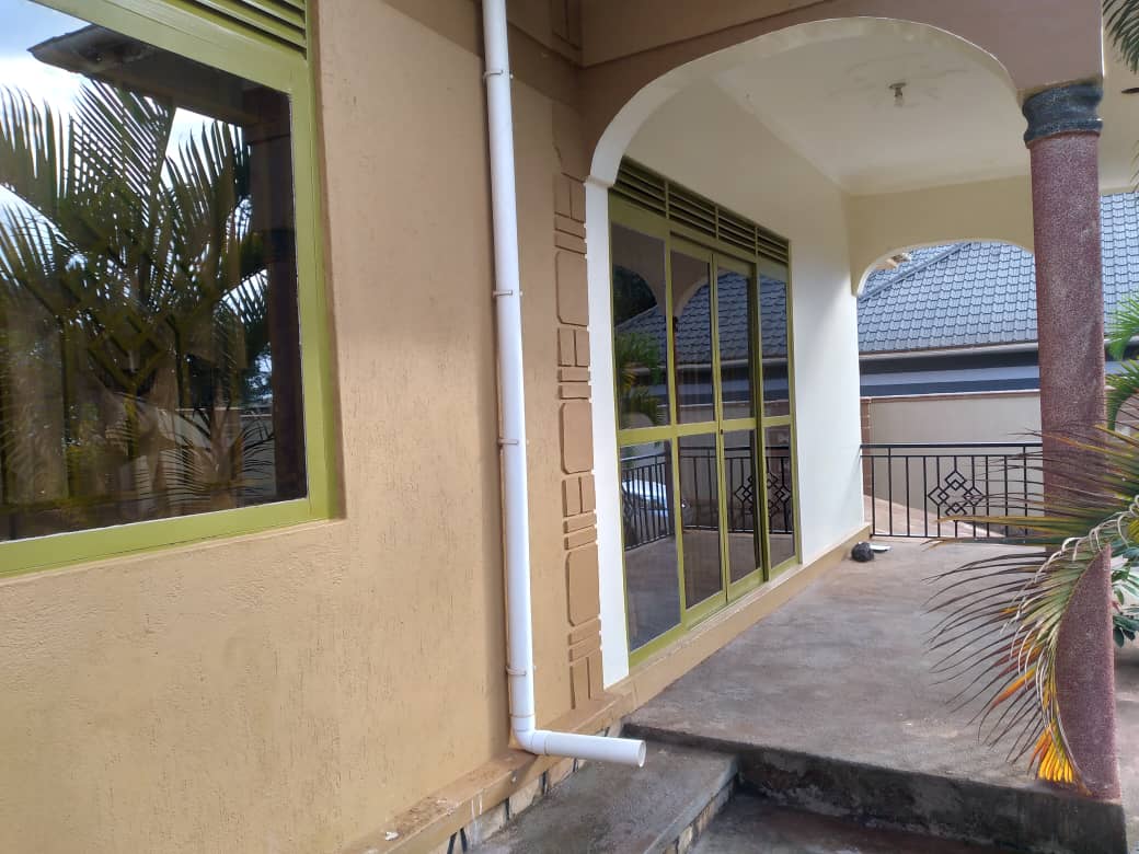 House for sale at Mpererwe  Kitagobwa