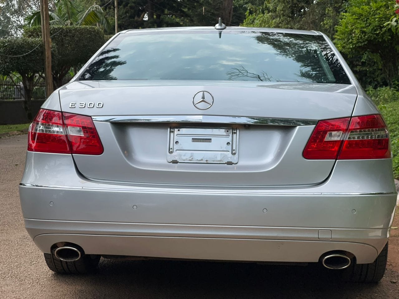 Benz E300  Model-2010