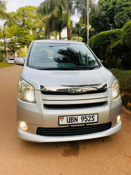 Toyota Noah 2008 model