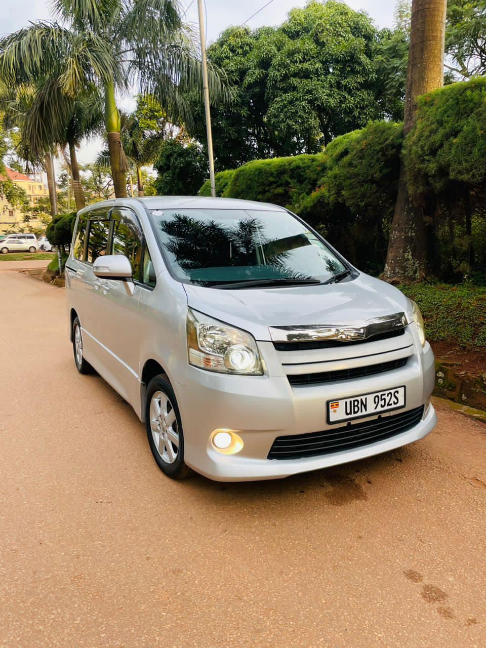 Toyota Noah 2008 model