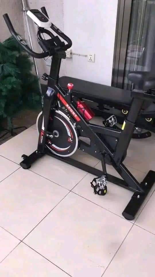  Spinning exercise bikes