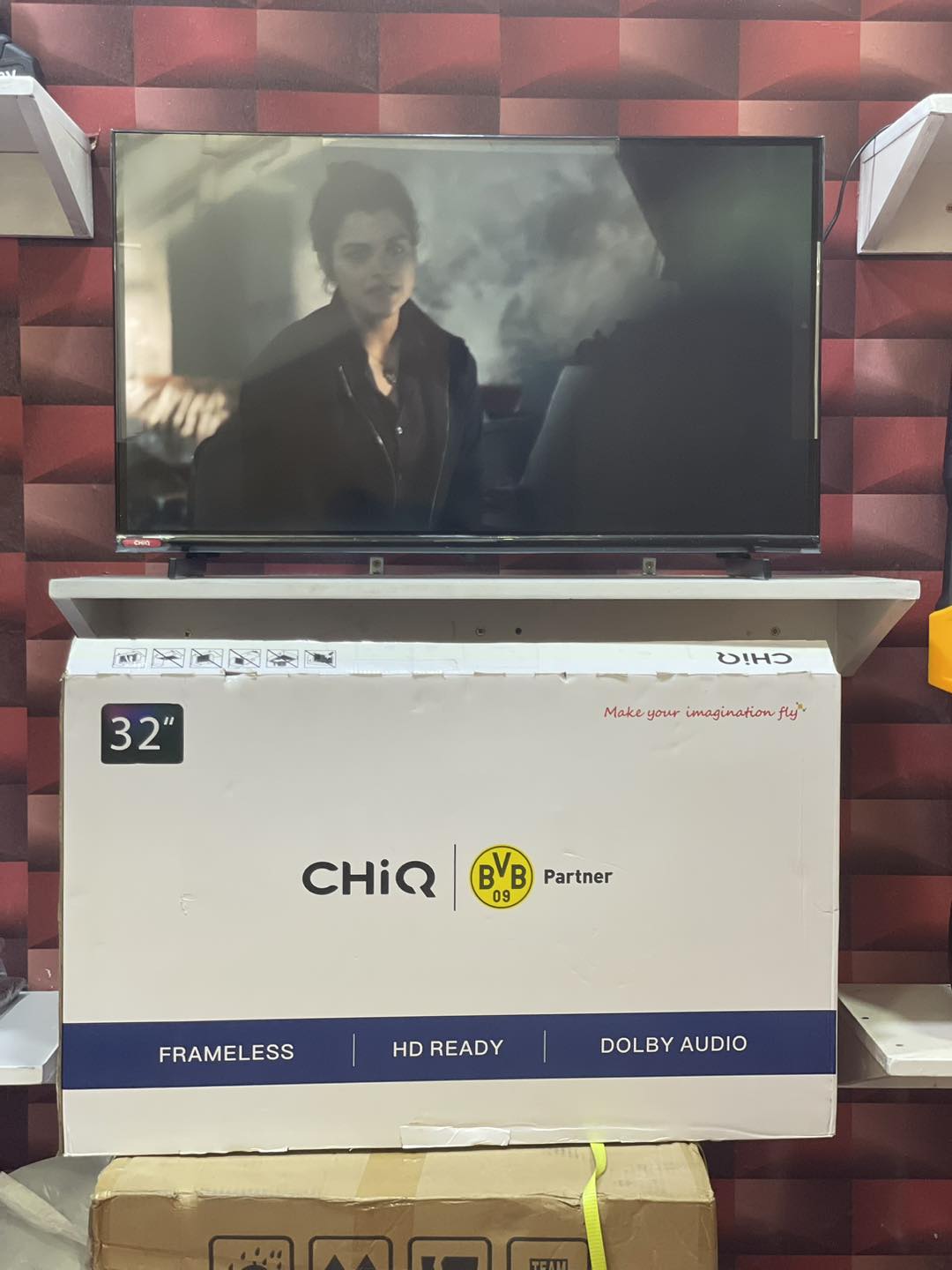 32 inch chiq frameless tv with free to air
