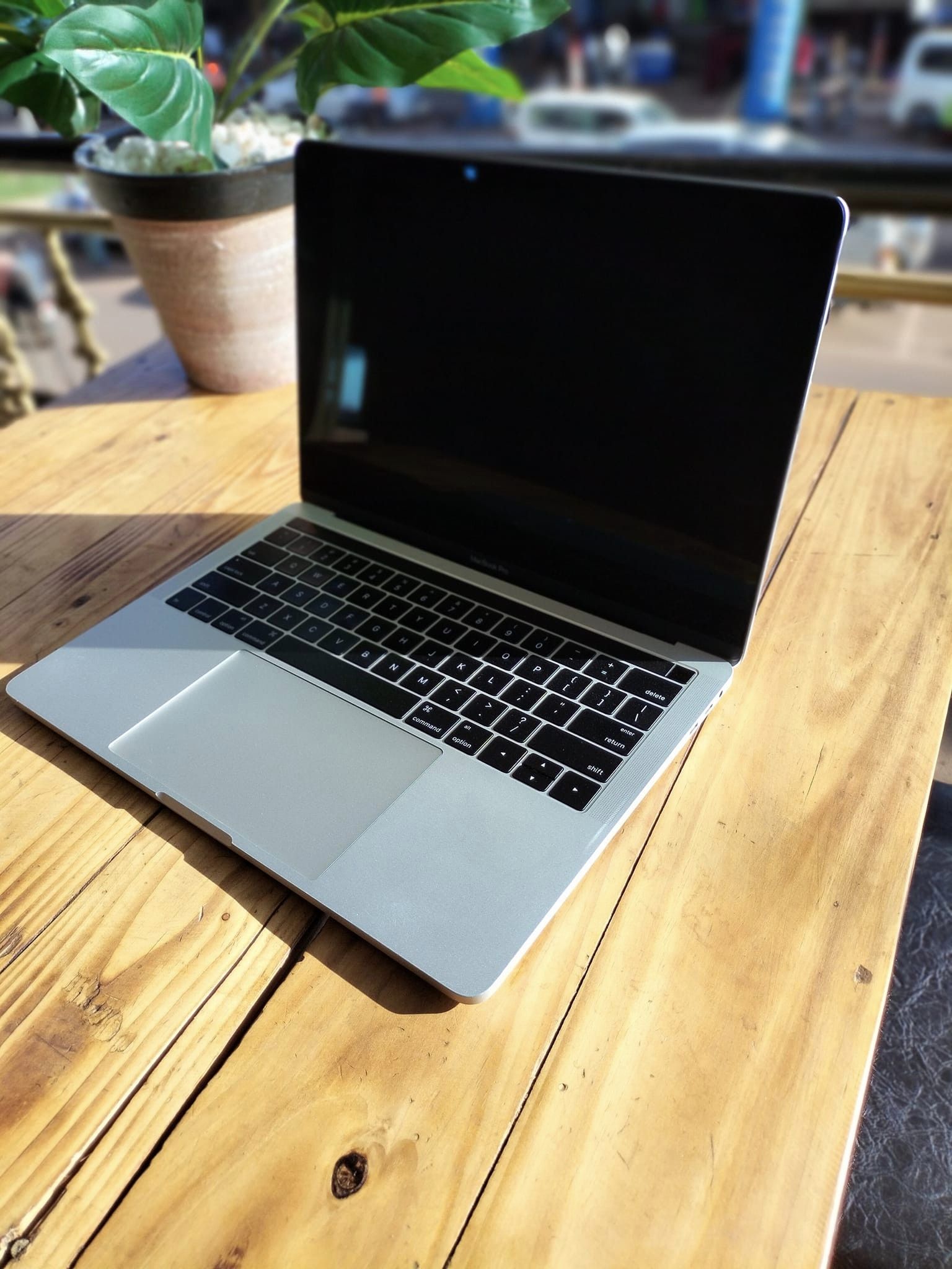 MacBook Pro corei5,2016, 16gb ram, 256gb