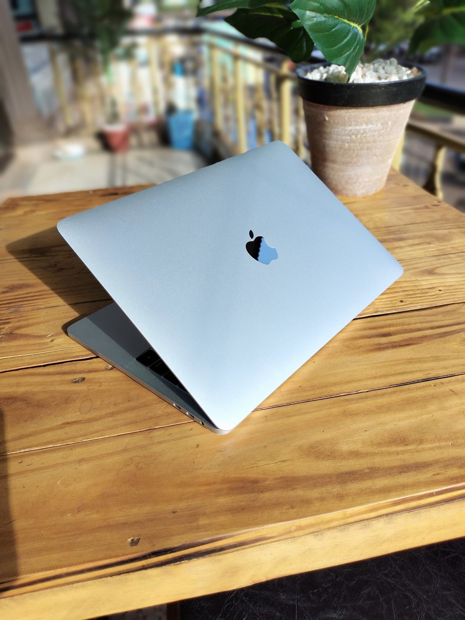 MacBook Pro corei5,2016, 16gb ram, 256gb