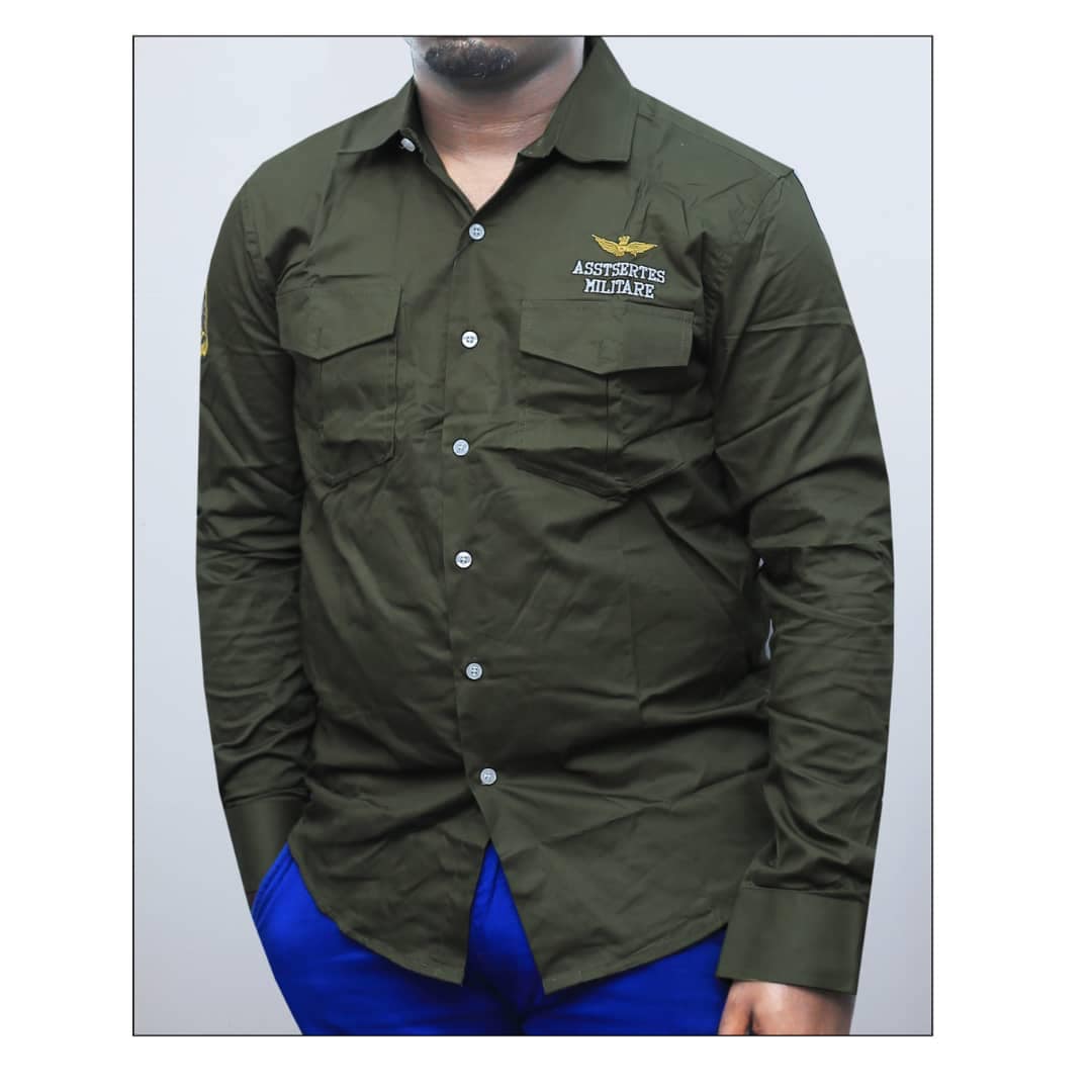 Long-sleeved Men's shirts