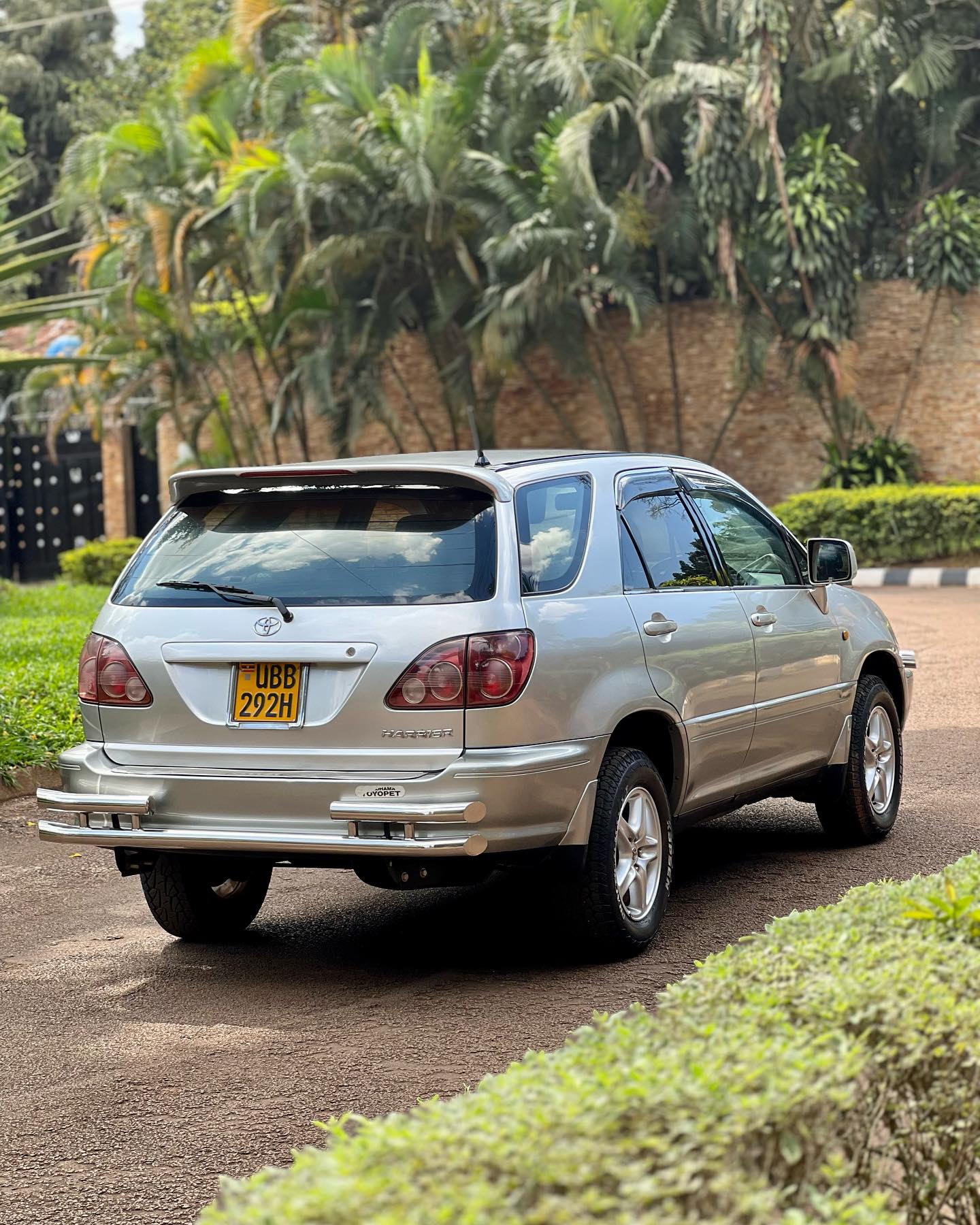 Toyota Harrier 2.2ccs model 2000