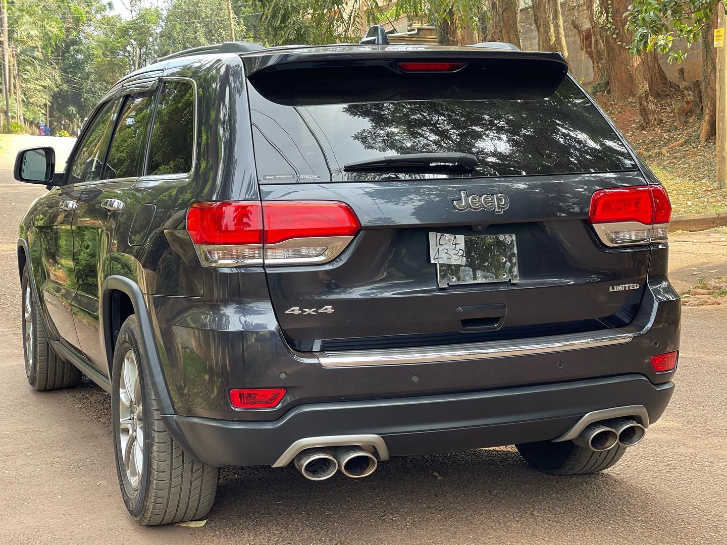 Jeep grand Cherokee limited model 2014