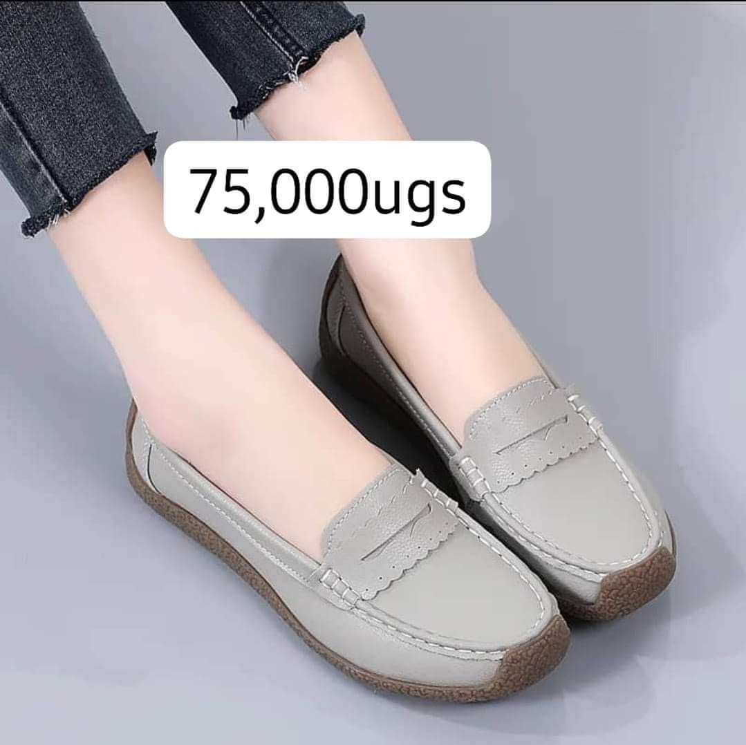 Women classy moccasins 