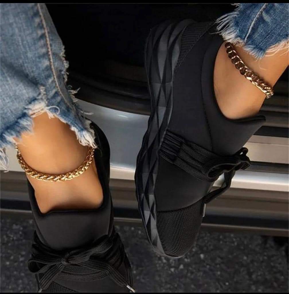 Light casual shoes for women 