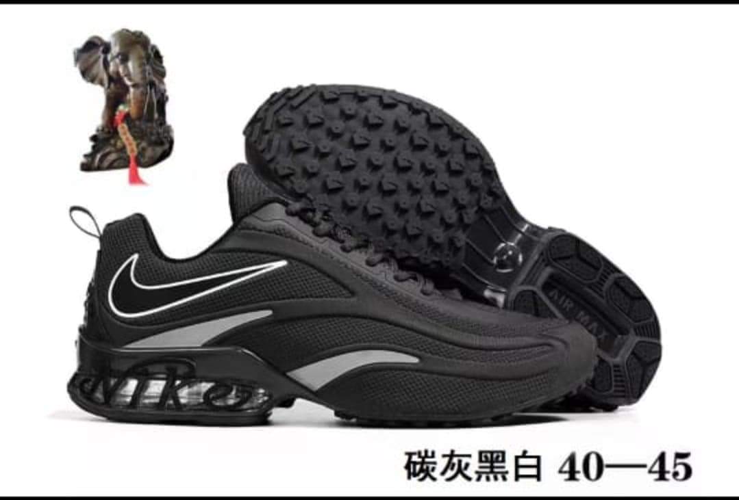 Men Nike casual shoes 