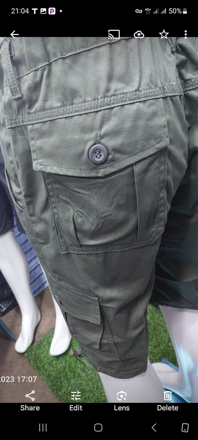 Short cargo pants