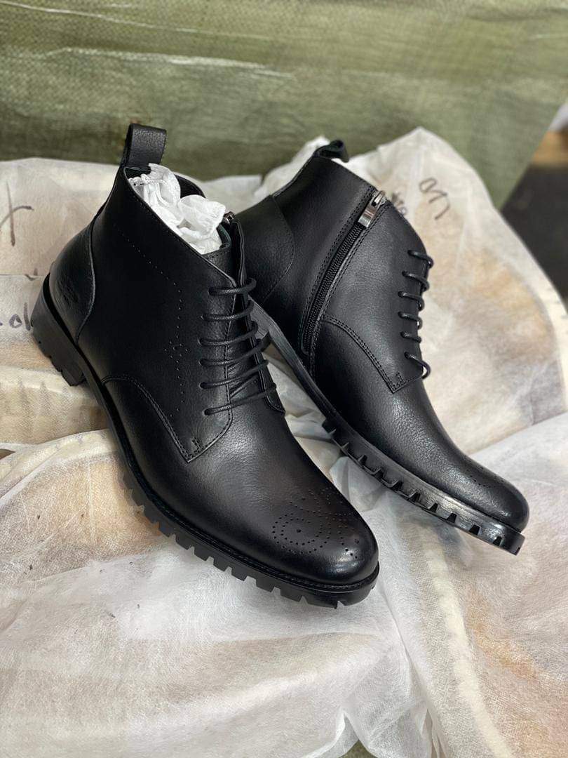 Black boots for men 