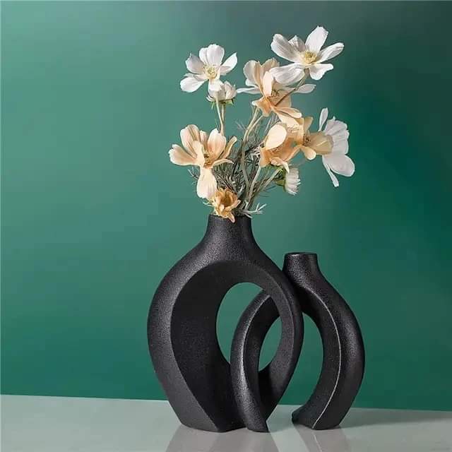 Norific ceramic vase