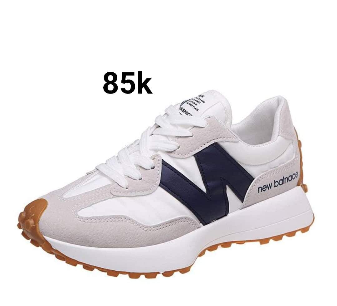 White sneakers for women 