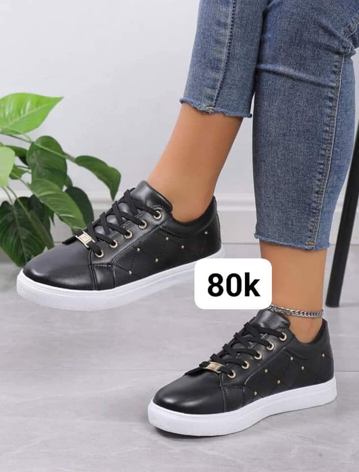 Casual shoes for women 