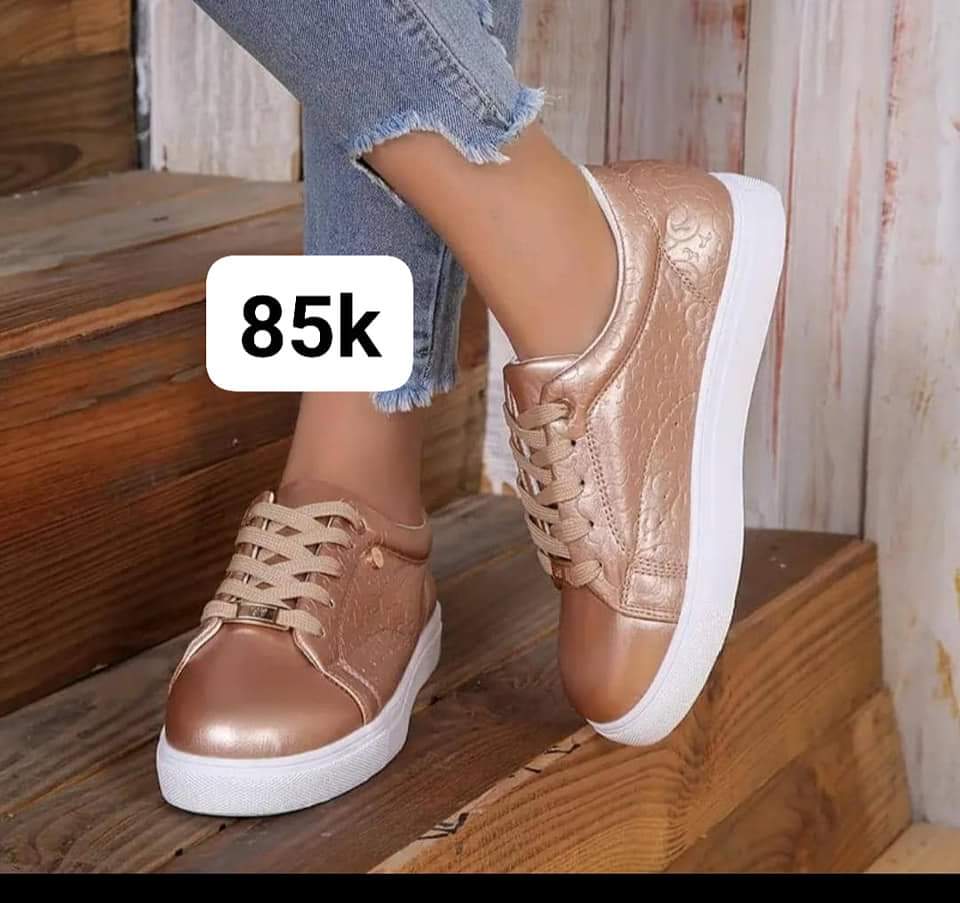 Casual shoes for women 