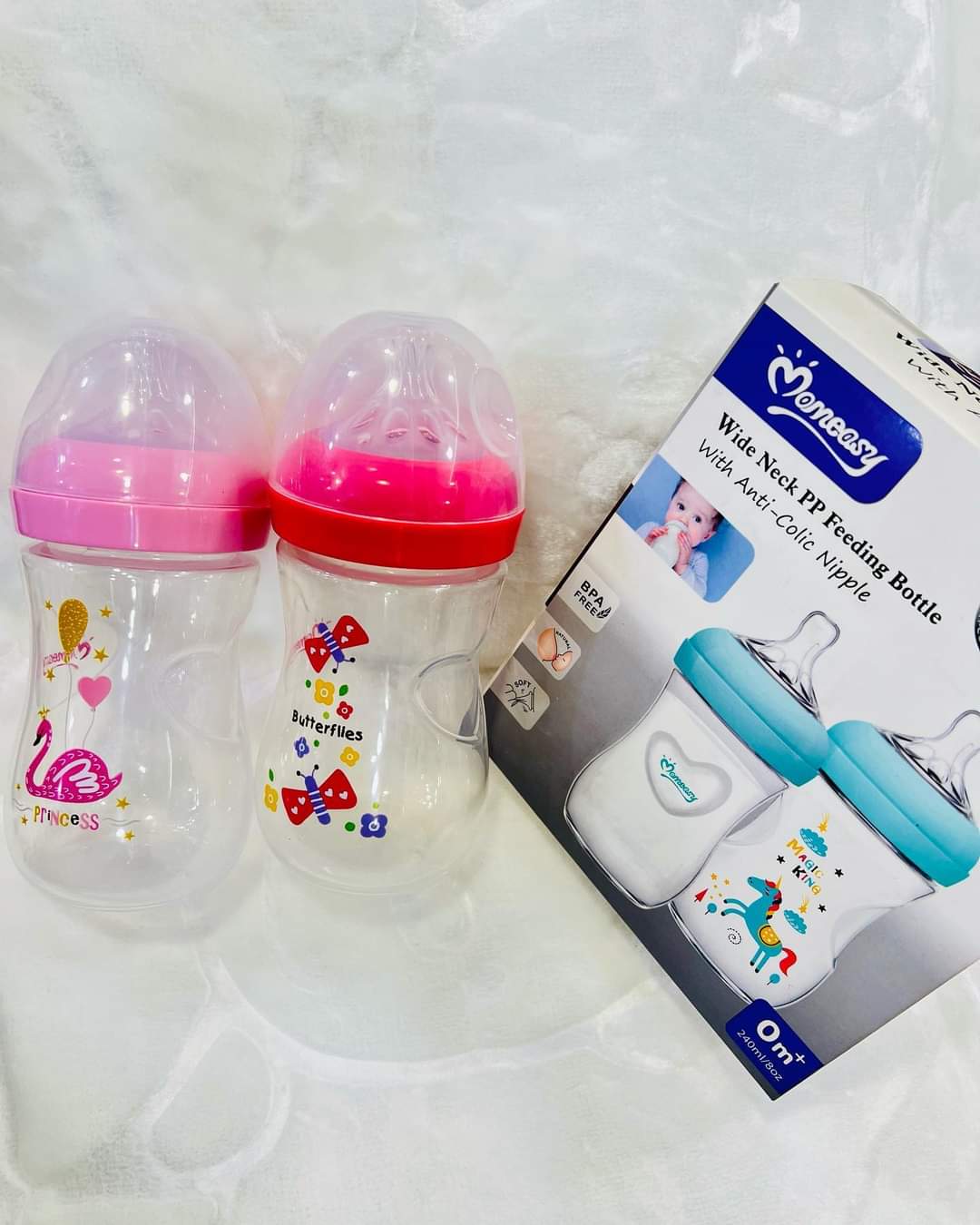 2 baby  Momeasy baby bottles