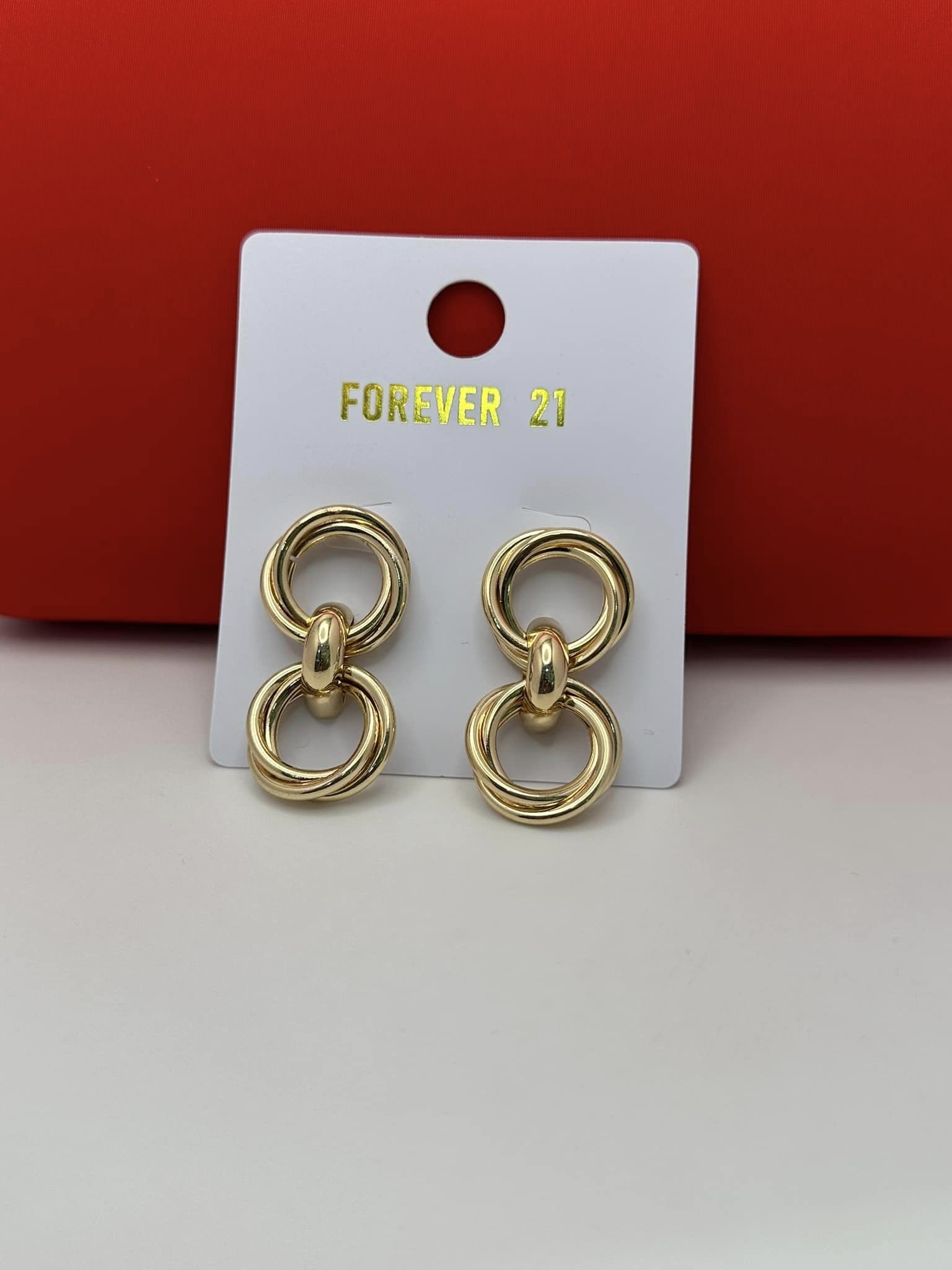 simple gold earrings 