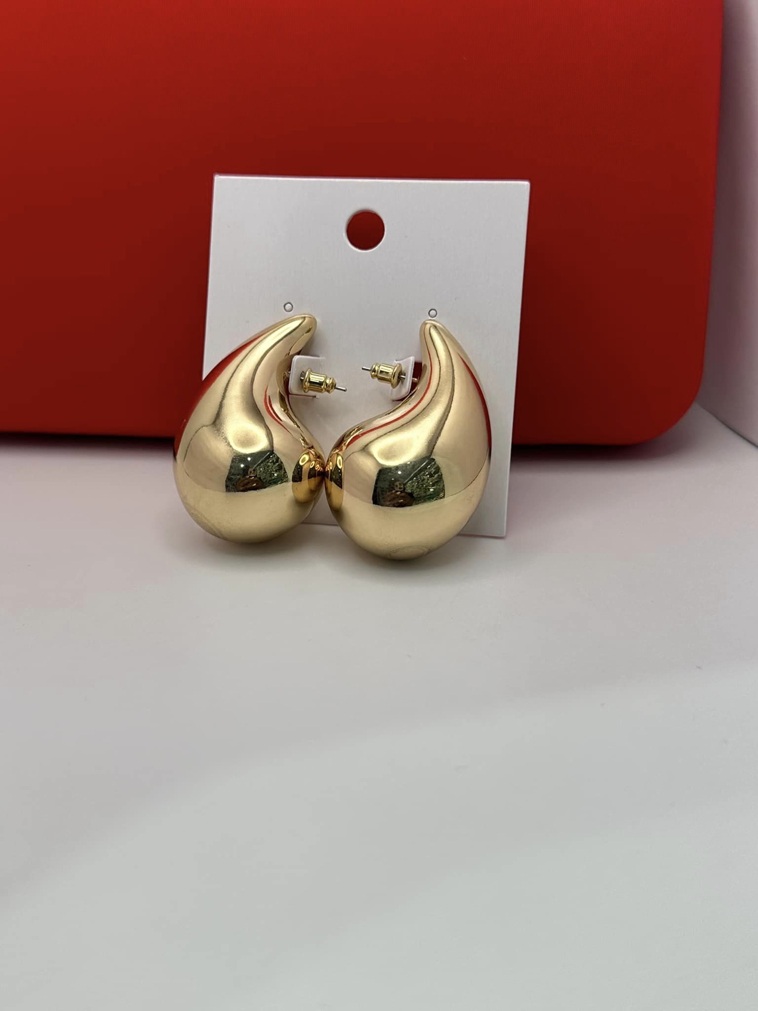 gold pretty earrings