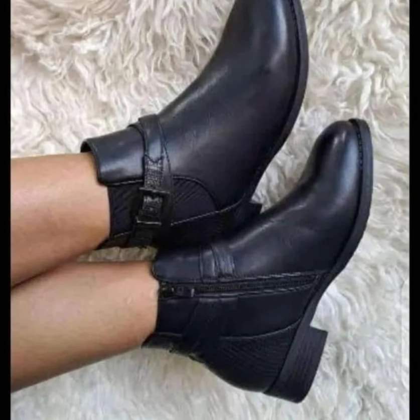 Dubai boots