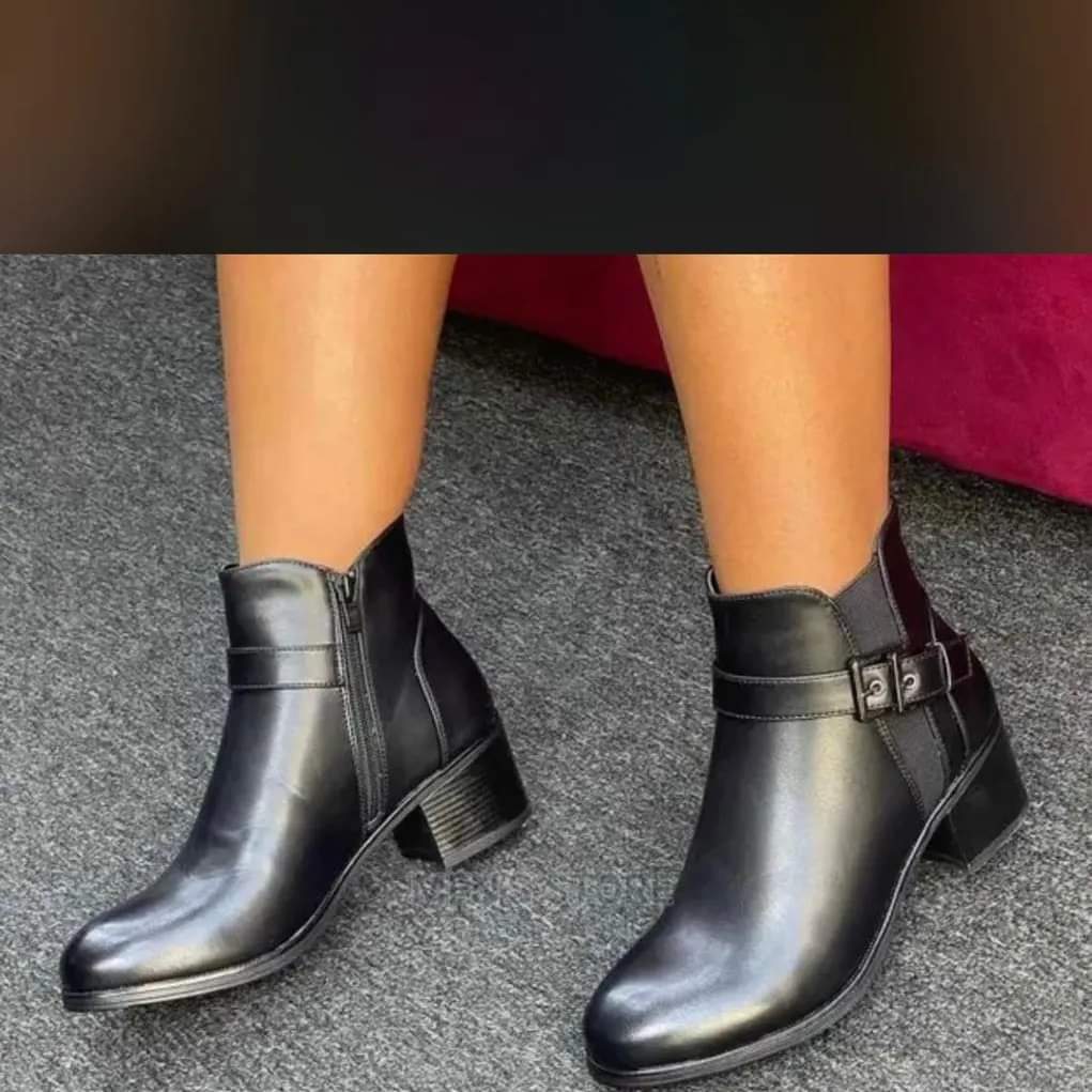 Dubai boots