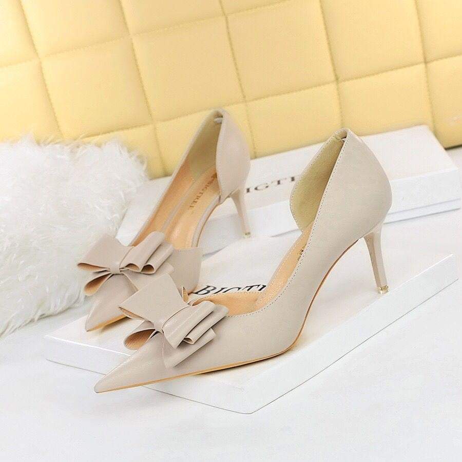 Women classy simple heels