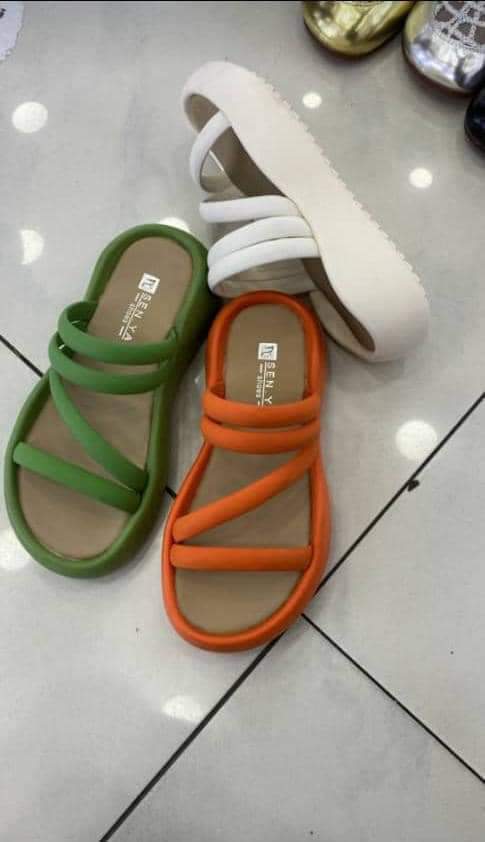 Ladies simple flat shoes