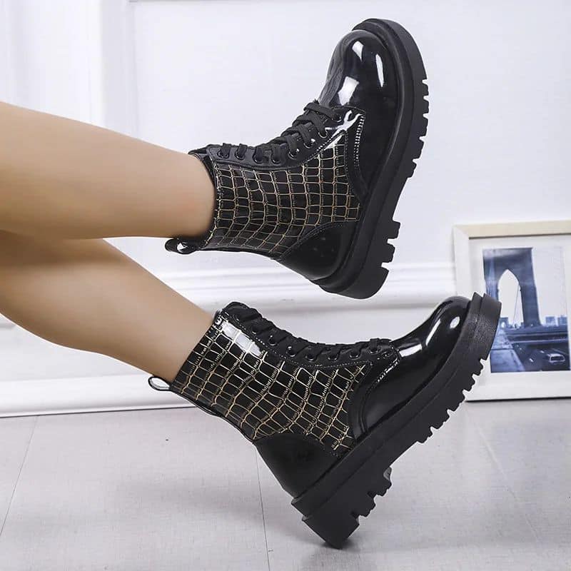 women Stylish boots