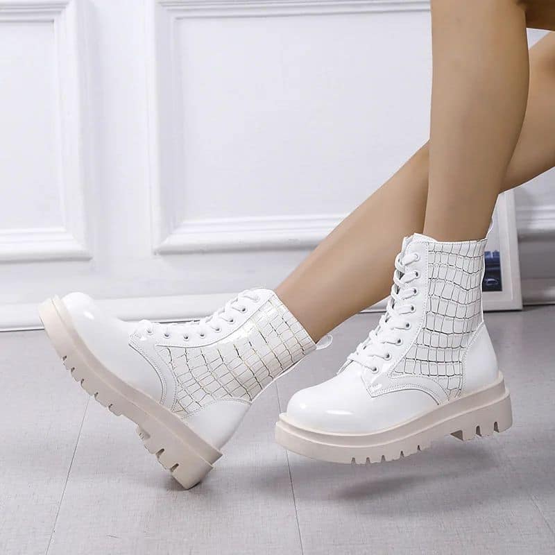 women Stylish boots