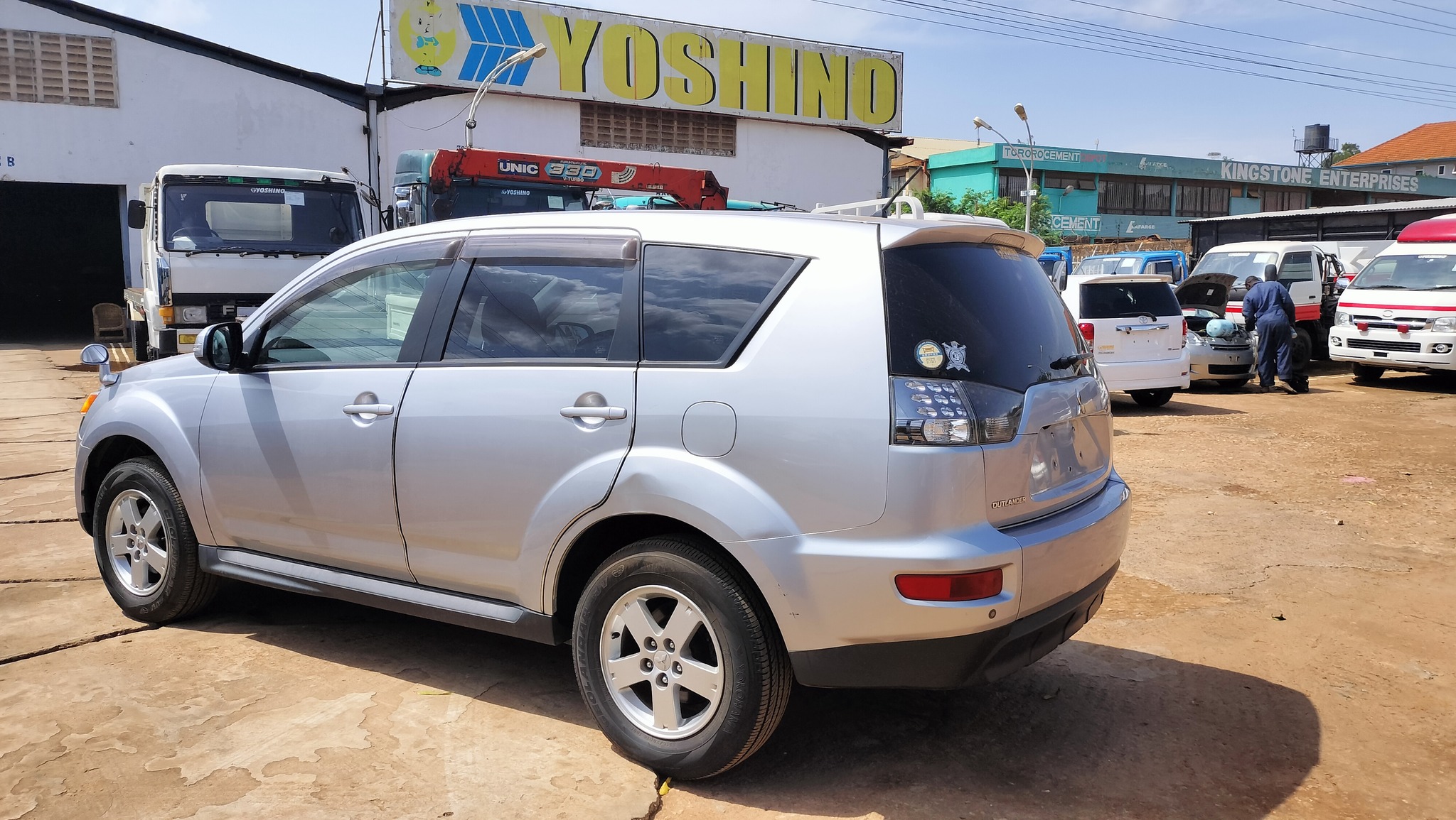 MITSUBISHI Outlander 2009 model