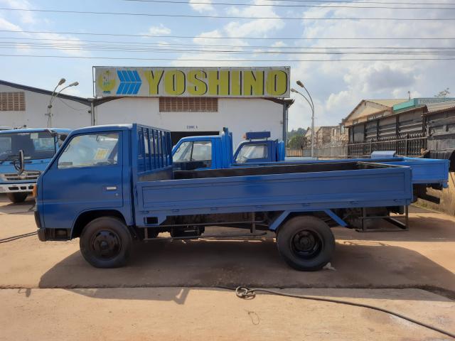 Mitsubishi Canter 1983, 3290 cc diesel (4D31), 3seats, 2WD, Manual.