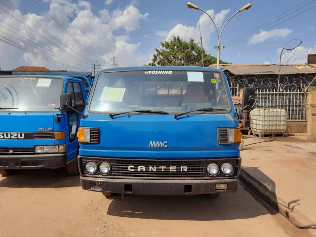 Mitsubishi Canter 1983, 3290 cc diesel (4D31), 3seats, 2WD, Manual.