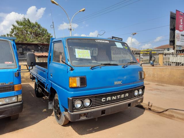 Mitsubishi Canter 1983, 3290 cc diesel (4D31), 3seats, 2WD, Manual.