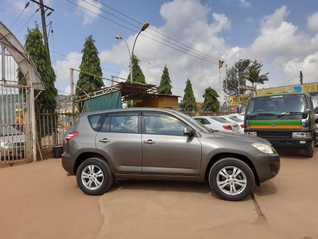 TOYOTA Rav4 2009 model