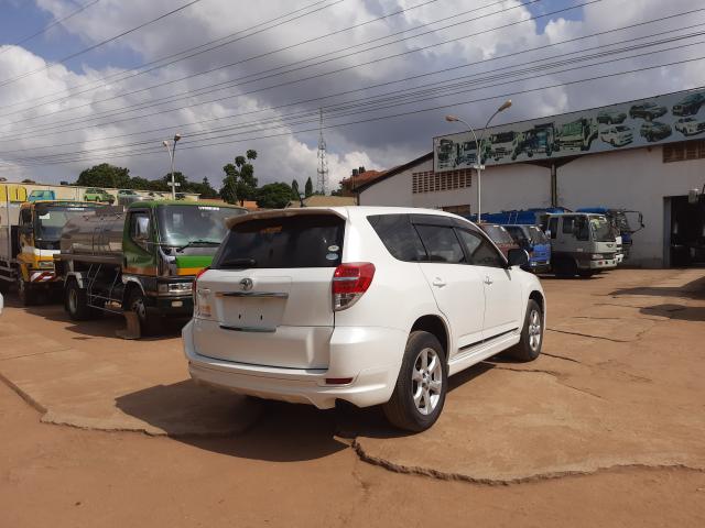 TOYOTA Vanguard 2011 model