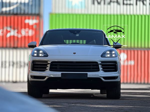 Brand new Porsche Cayenne ehybrid 2023