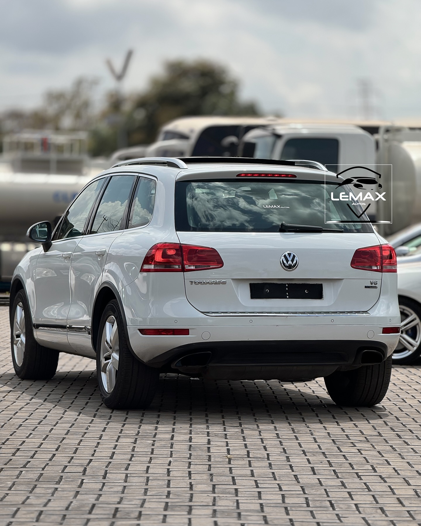 VOLKSWAGEN TOUAREG PETROL 2013 model