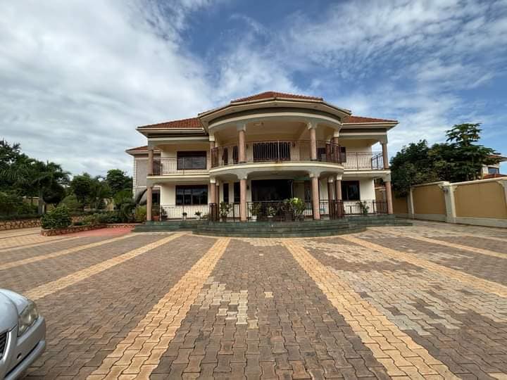 6 bedroom House for sale in Kira