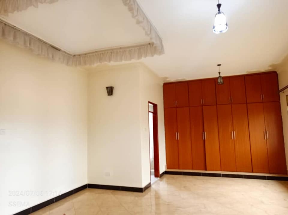 6 bedroom House for sale in Buddo Masaka Road