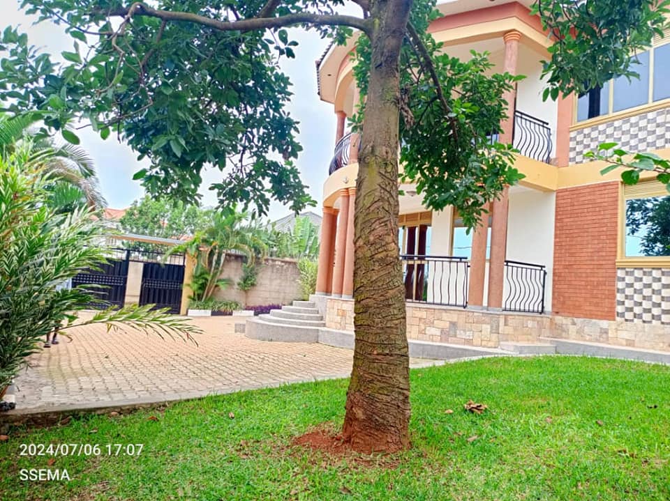 6 bedroom House for sale in Buddo Masaka Road