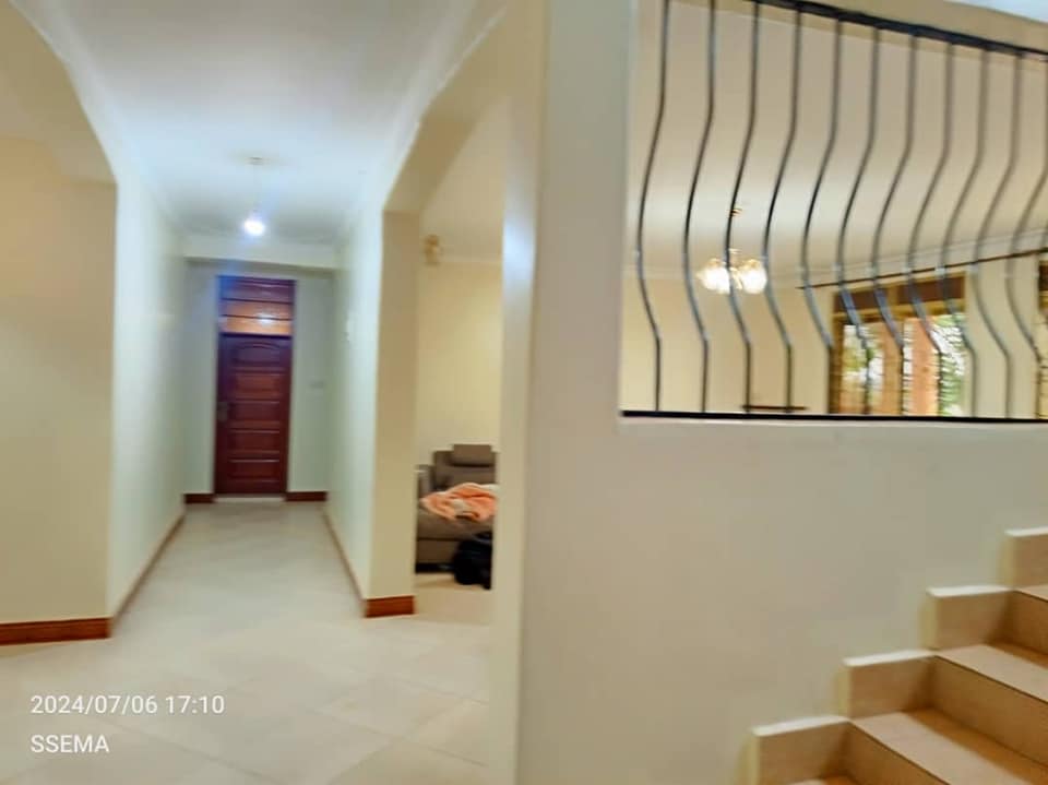 6 bedroom House for sale in Buddo Masaka Road