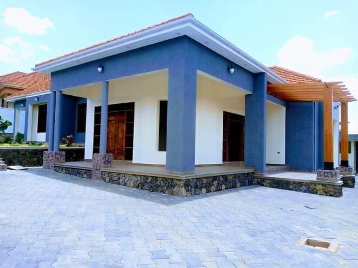 4 bedroom House for sale at Kira Bulindo