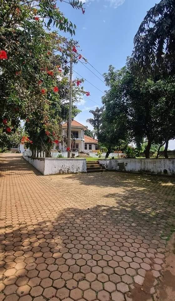 5 bedroom House for sale  Kitubulu Entebbe 