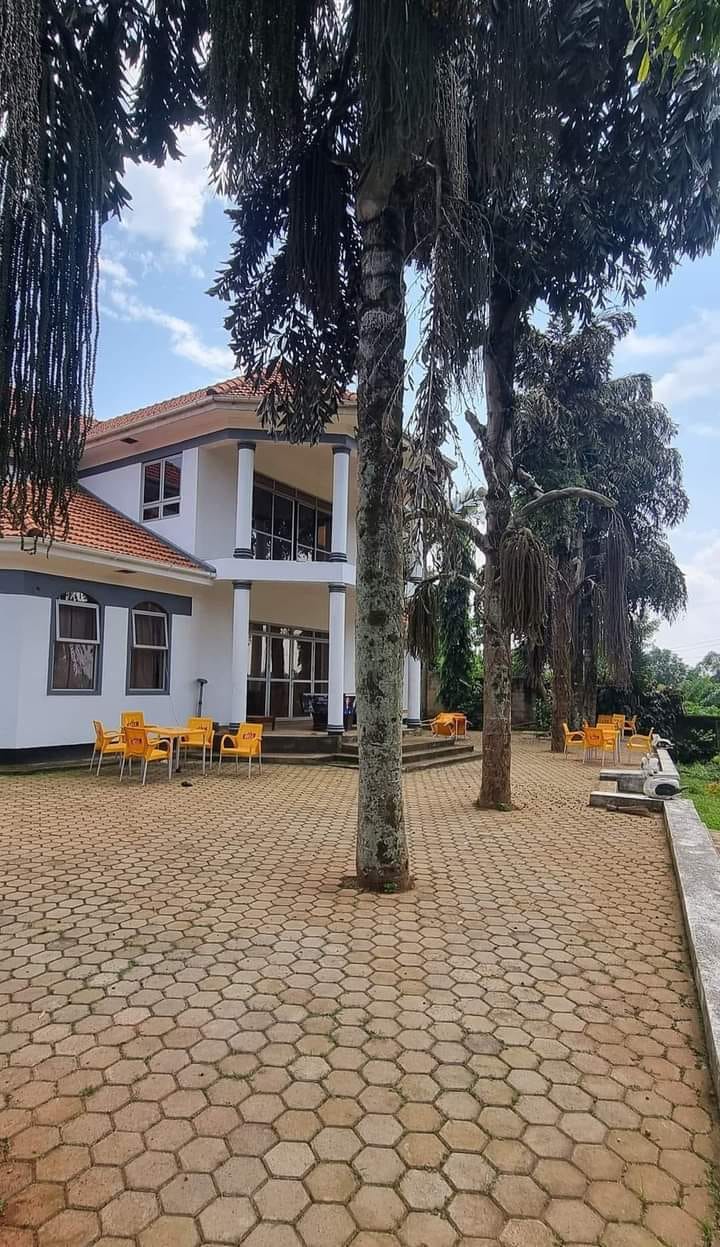 5 bedroom House for sale  Kitubulu Entebbe 