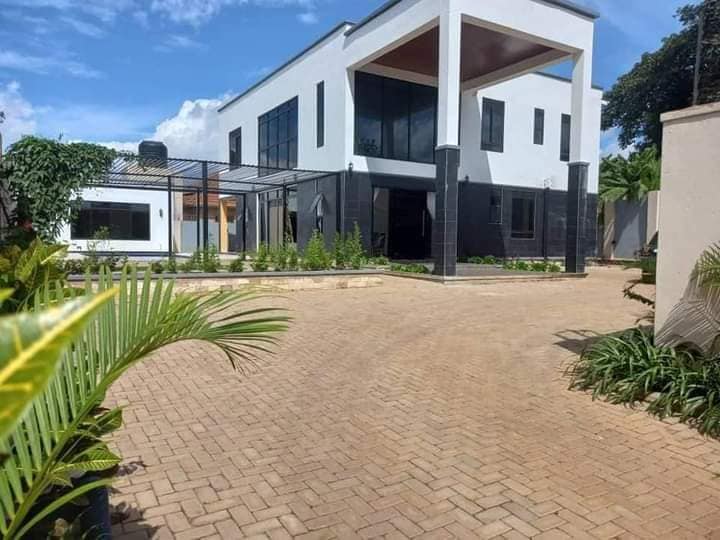 6 Bedroom House for sale  at Kyanja