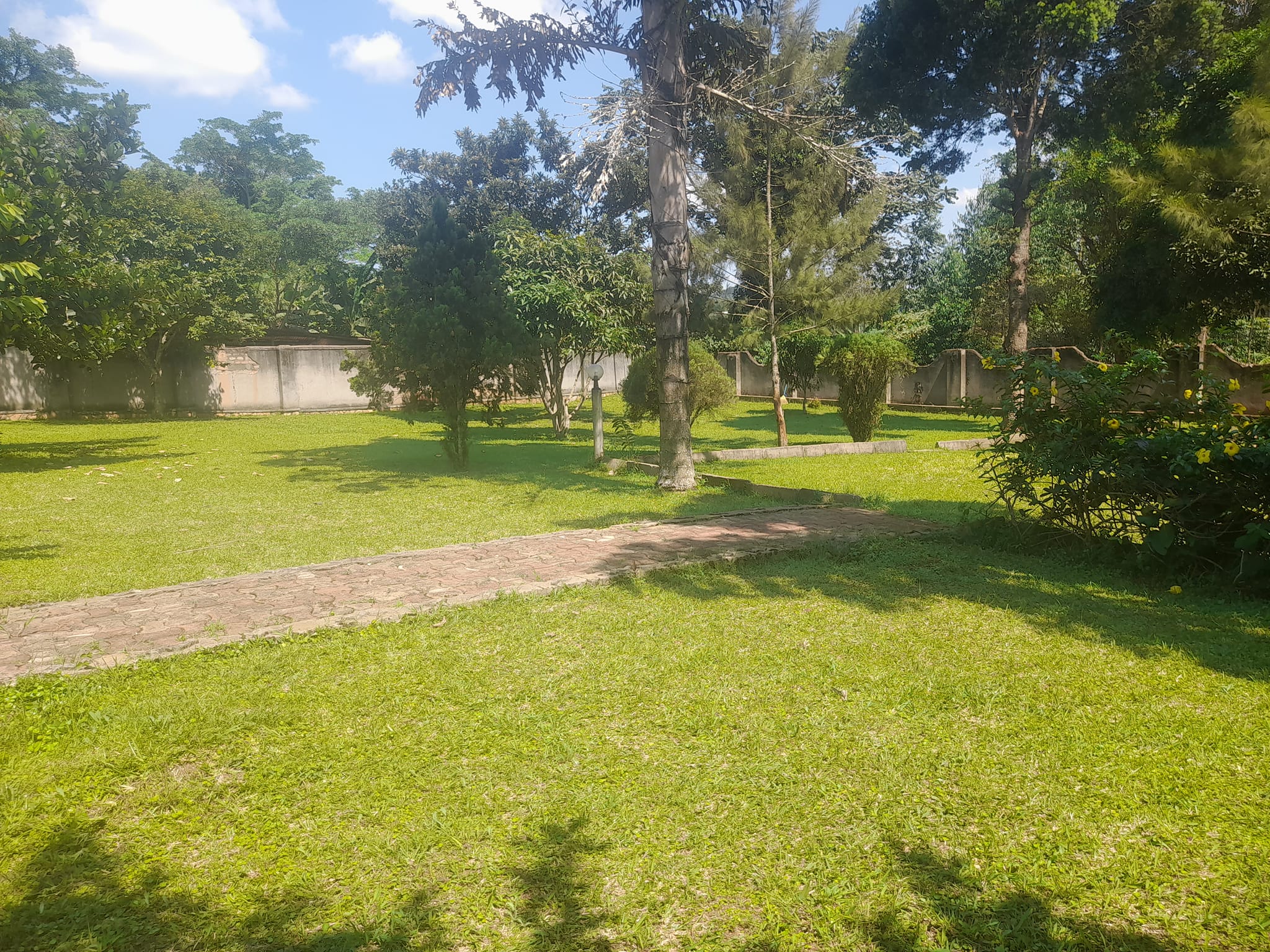 Country home for sale at Maya Bulwanyi Masaka Road