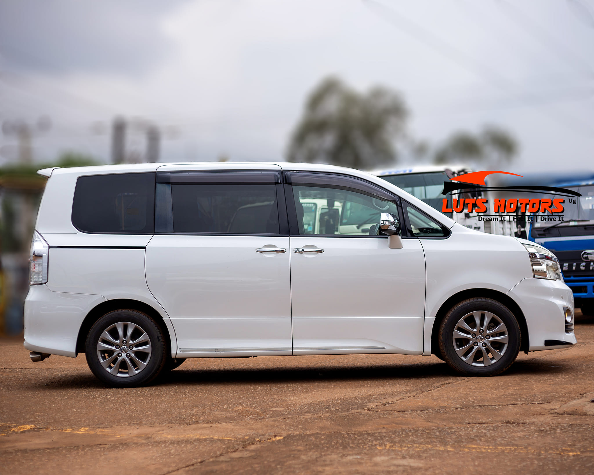 Toyota Noah Voxy